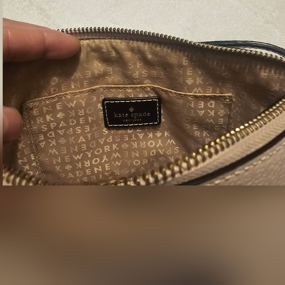 KATE SPADE NEW YORK Crossbody Shoulder  Black and Cream Handbag Purse. - Picture 6 of 11